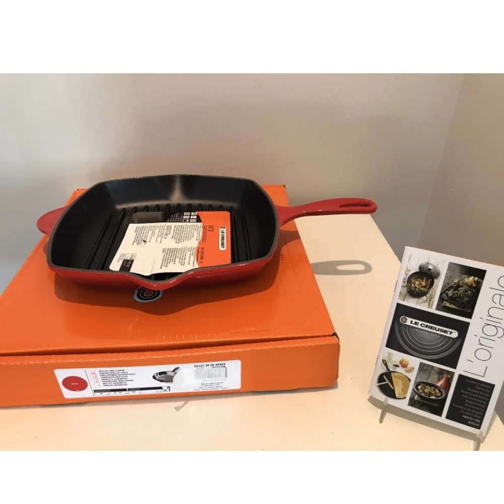 New Le Creuset Square Grill Skillet. Color- Cerise. 
Size- 10 1/4 inches.